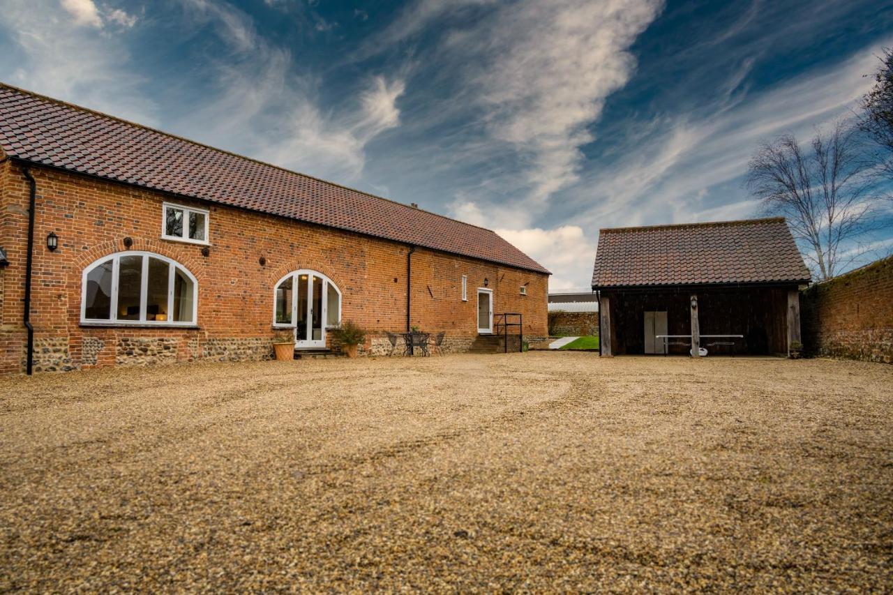 Chestnut Barn, North Norfolk With Private Hot Tub & Close To Beaches Holiday home *
