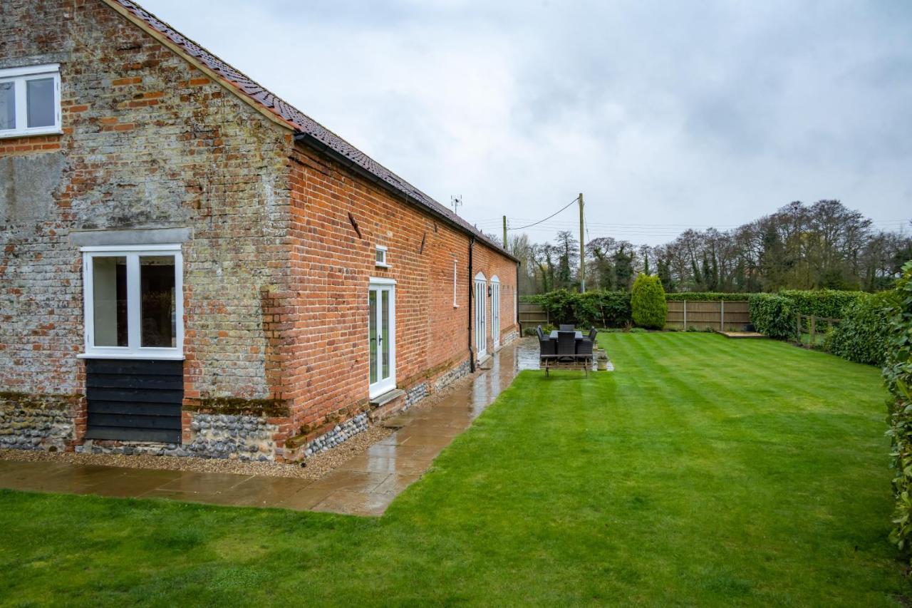 Chestnut Barn, North Norfolk With Private Hot Tub & Close To Beaches Holiday home