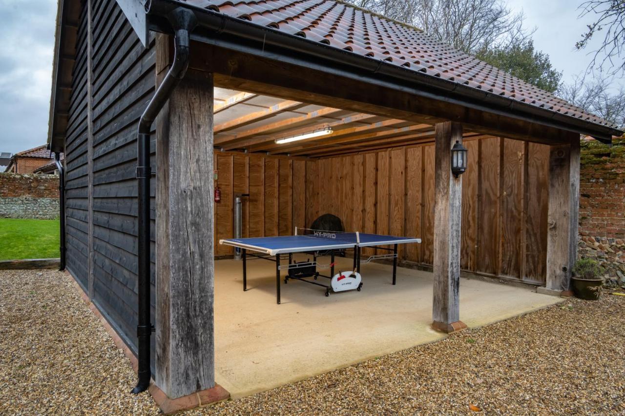 Chestnut Barn, North Norfolk With Private Hot Tub & Close To Beaches * Norwich