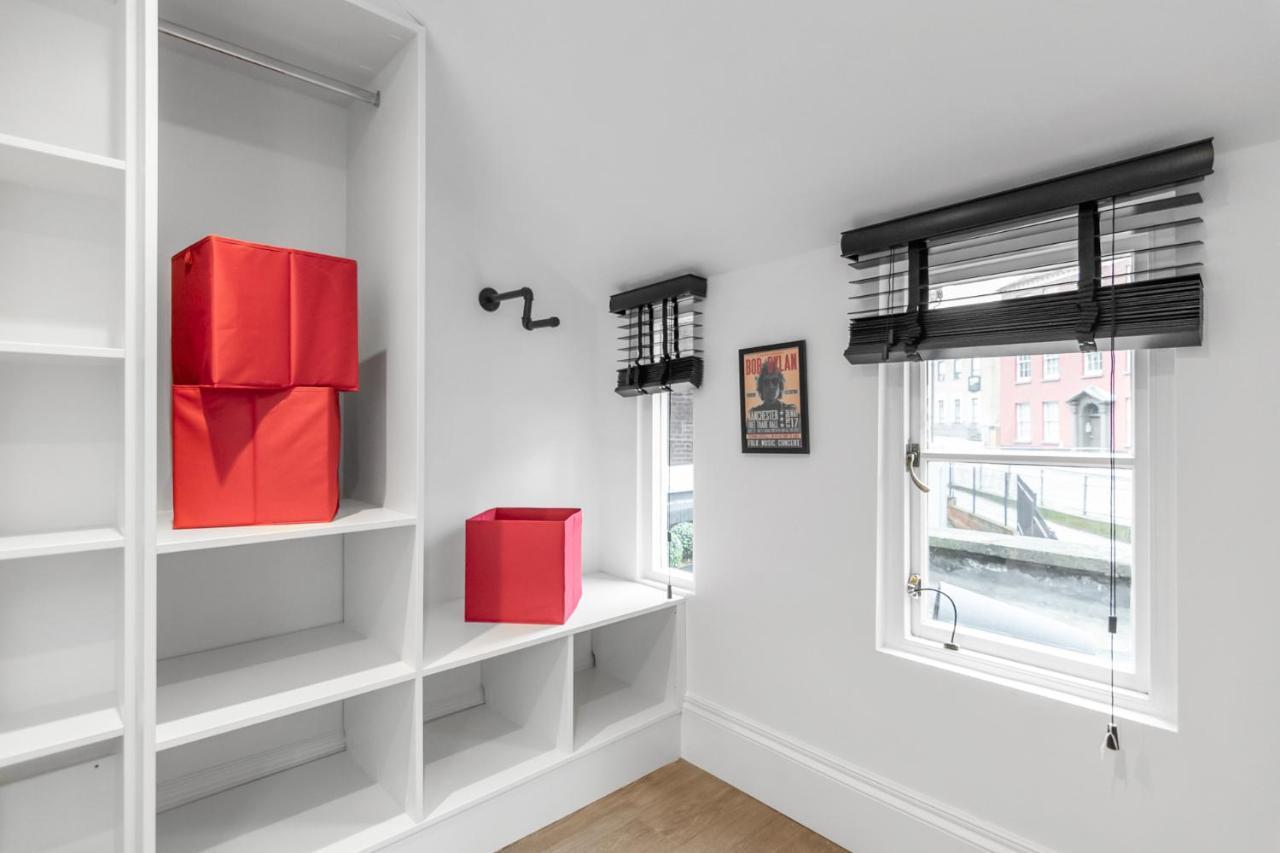 Seven Space Nadler Apartment