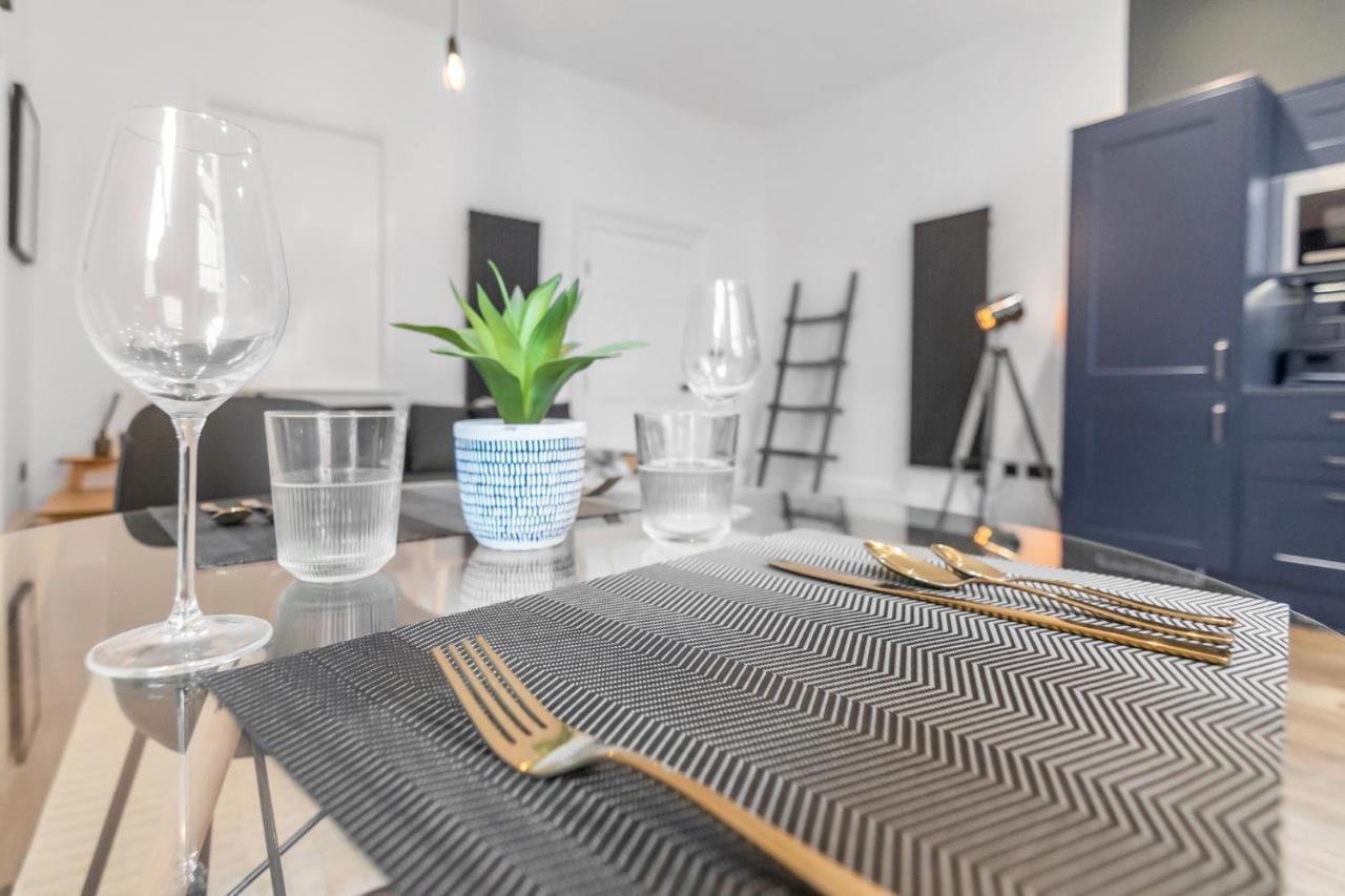 Apartment Seven Space Nadler
