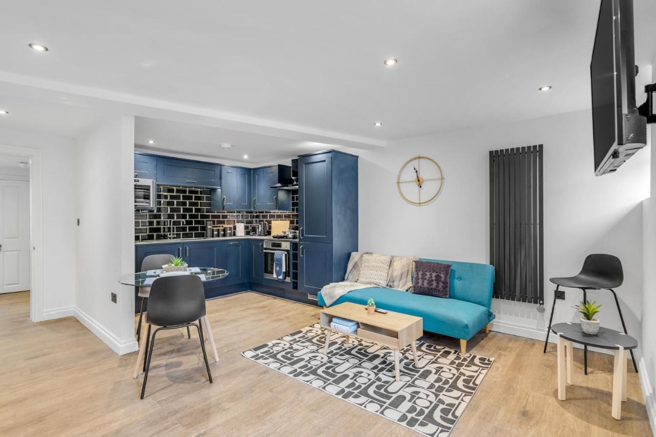 Apartment Seven Space Nadler