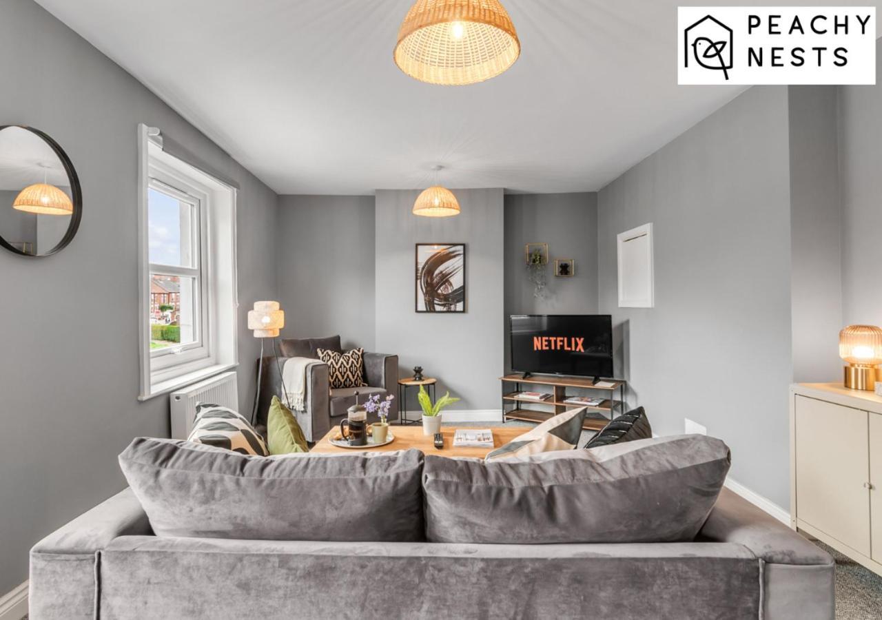 Ideal For Contractors 2 Bed 2 Bath Long With Parking *