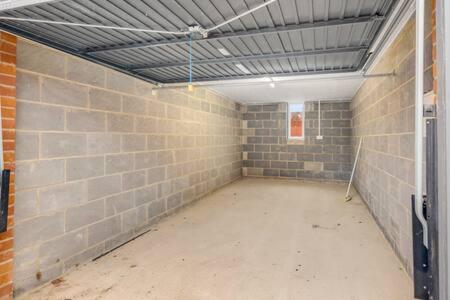 2 Bedroom House Ne *