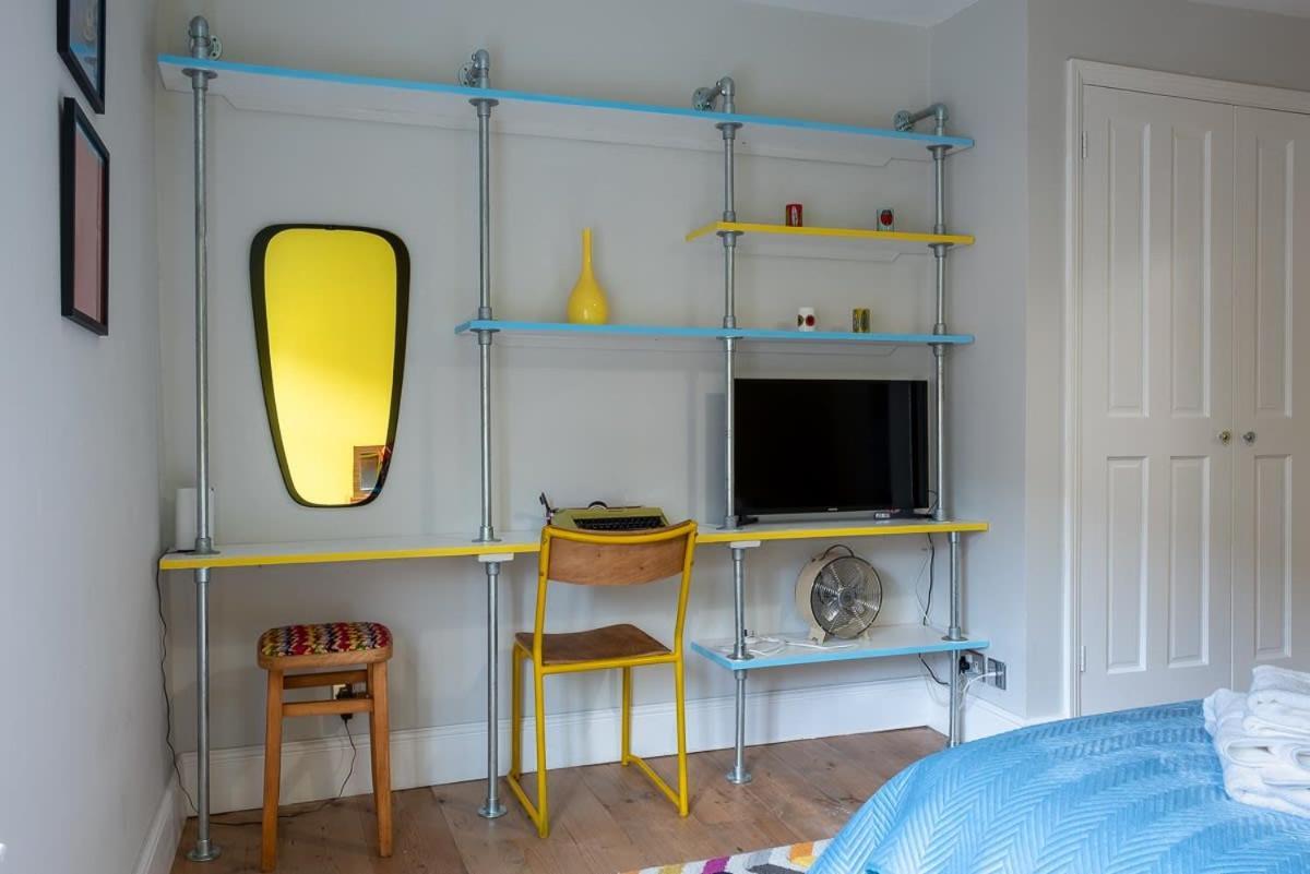 1960s Inspired Centre For 4 With Parking Apartment Norwich