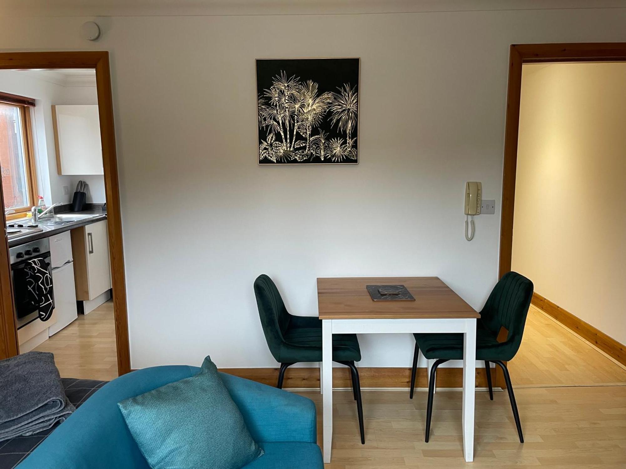 Apartment 3a In The Center Of *