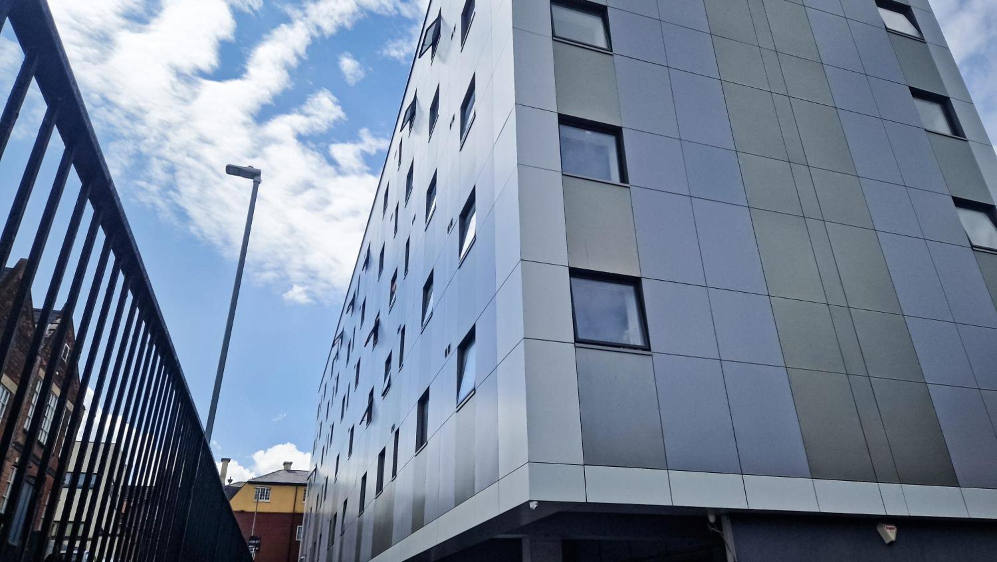 Funky Flat - Centre - Free Parking Apartment