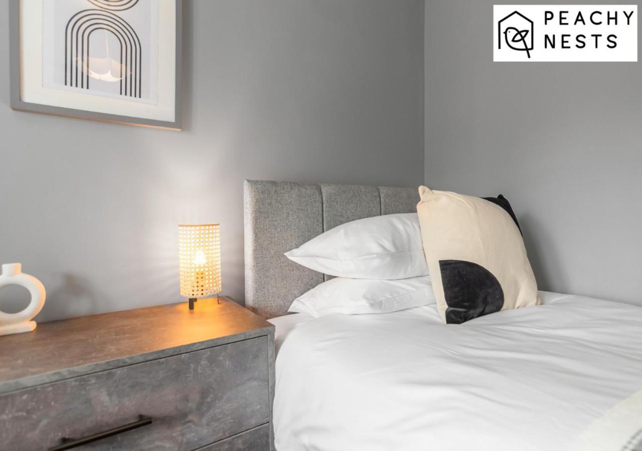 Ideal For Contractors 2 Bed 2 Bath Long With Parking *