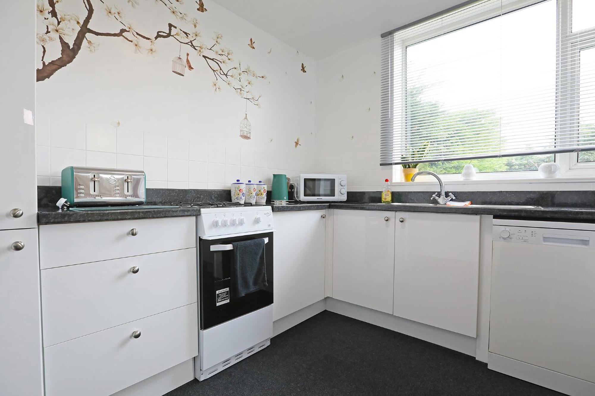 Apartamento Lovely 3 Bedroom House With Free Parking & Garden *