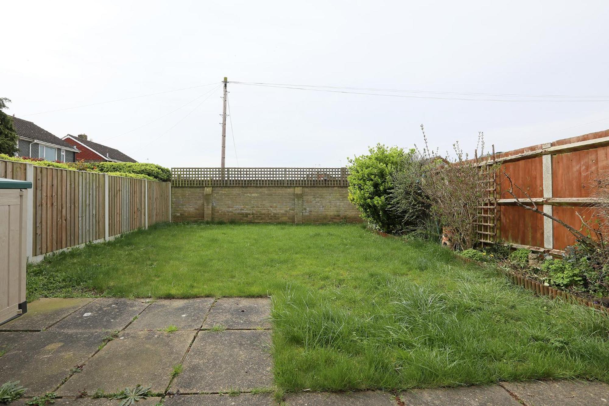 Lovely 3 Bedroom House With Free Parking & Garden * NWI