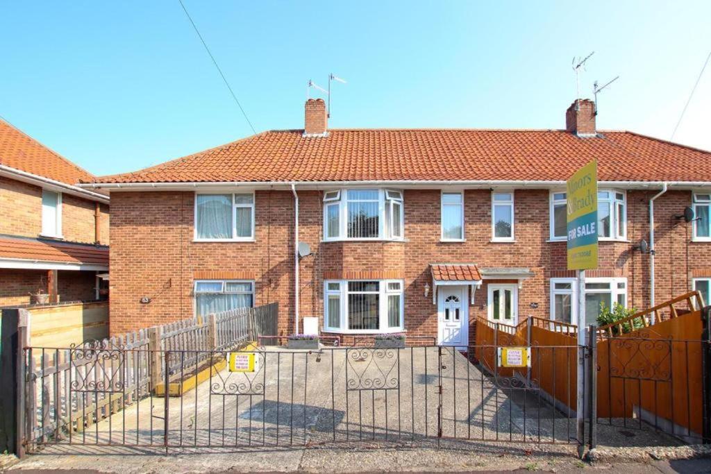 3 Bedrooms Sleeps 8 Self Catering House Near California Cliffs And Great Yarmouth Beach,norfolk *