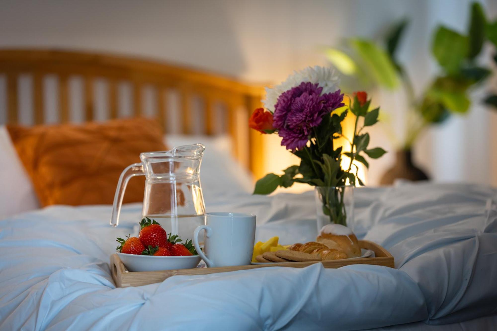 Homestay Epiphany Homes - 4 Bedroom House In - Contractor Friendly - Close To Airport And Hospital