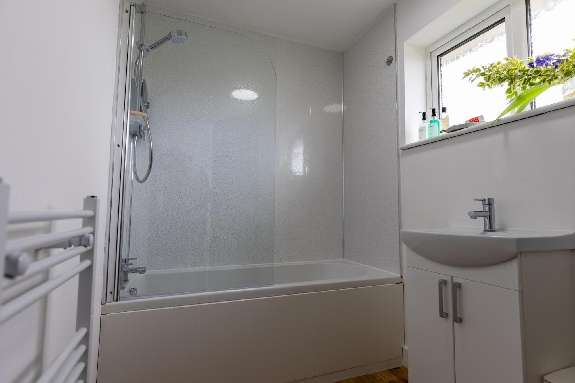 Epiphany Homes - 4 Bedroom House In - Contractor Friendly - Close To Airport And Hospital * Norwich
