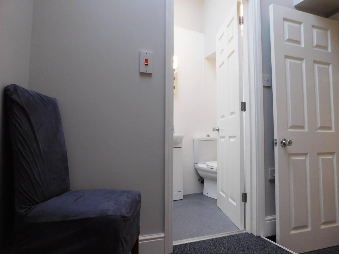 Aparthotel Center Ground Floor Flat With Patio &parking *