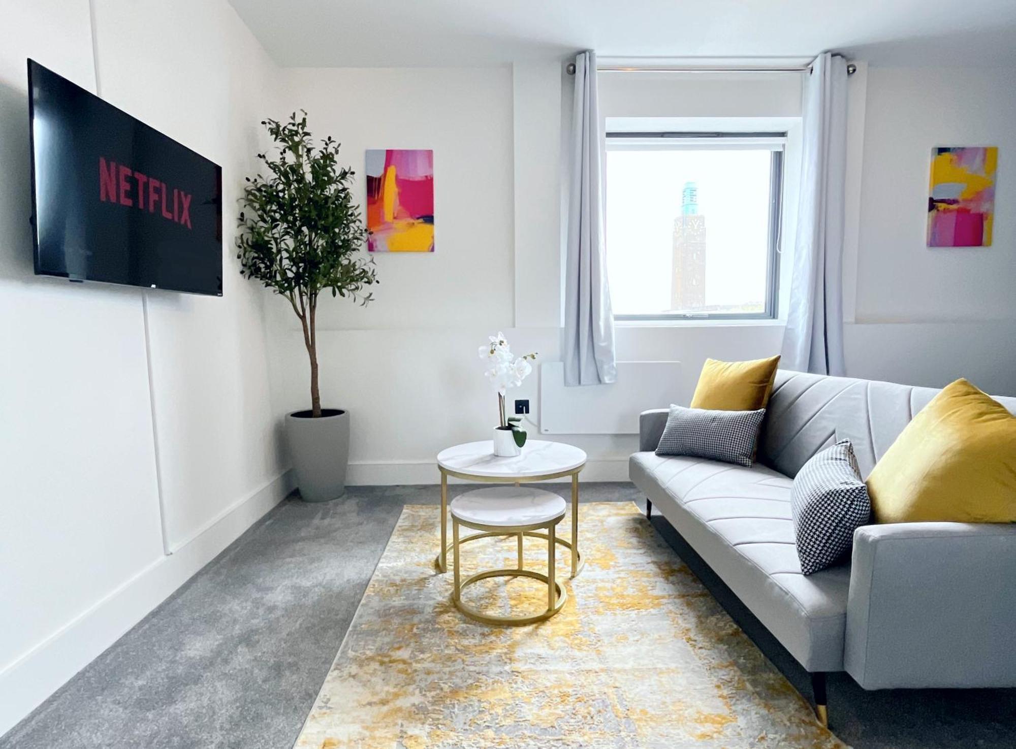 Luxury Centre - Free Parking Apartment