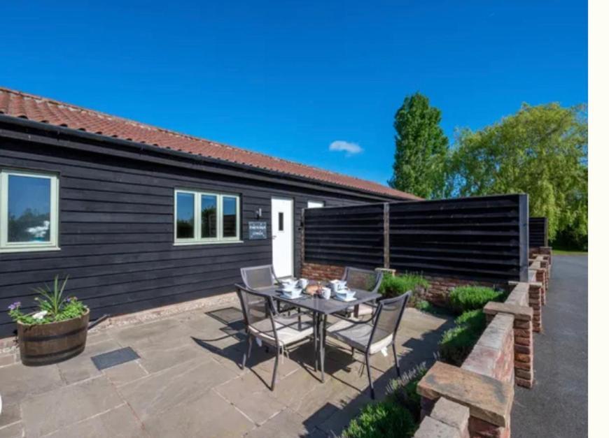 Folkards Farm With Hot Tubs Holiday home Norwich