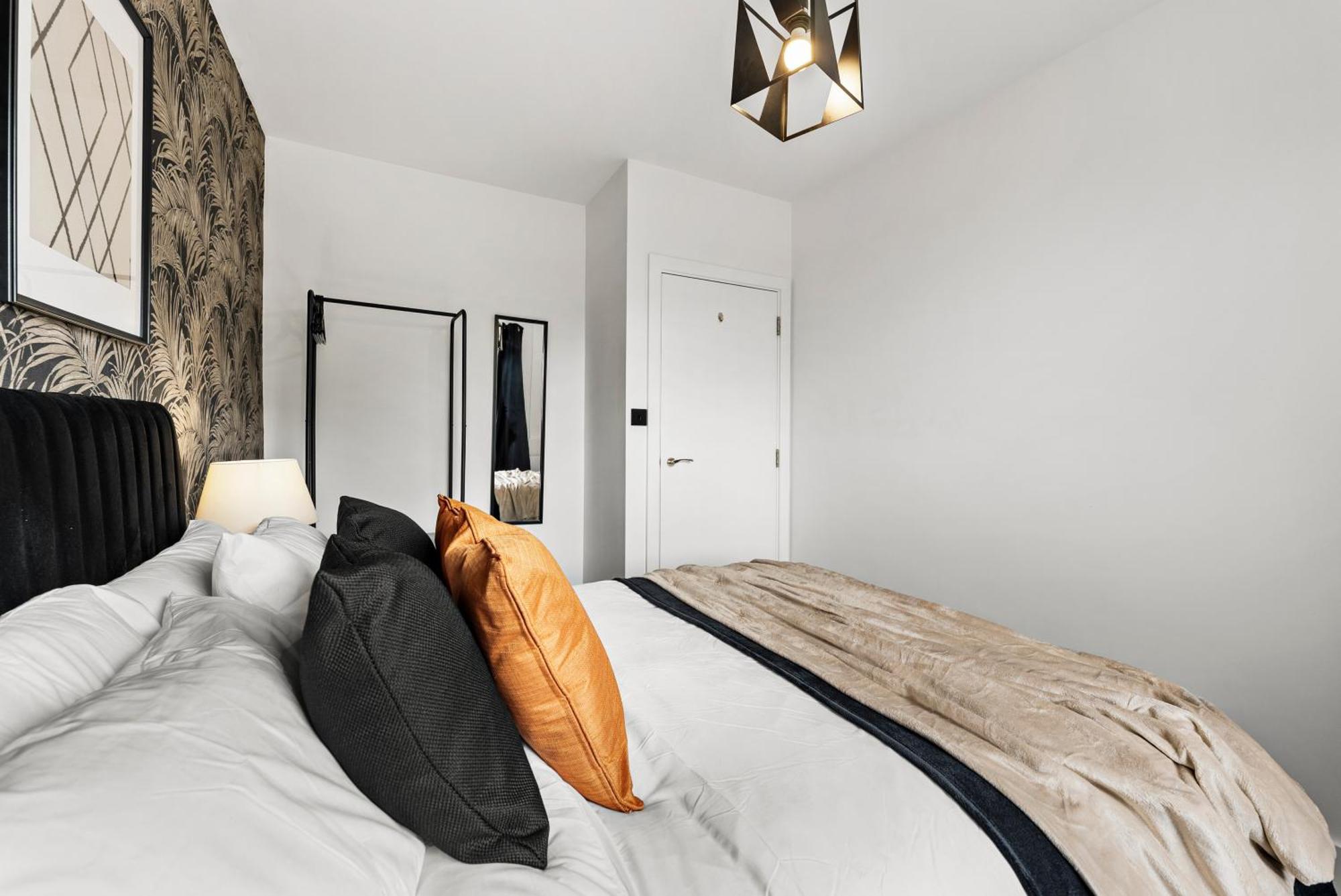 Charming 2-bedroom Flat In Apartment