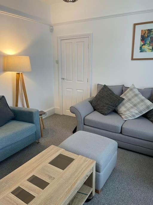 Apartment Stunning 4 Bedrooms Golden Triangle With Parking