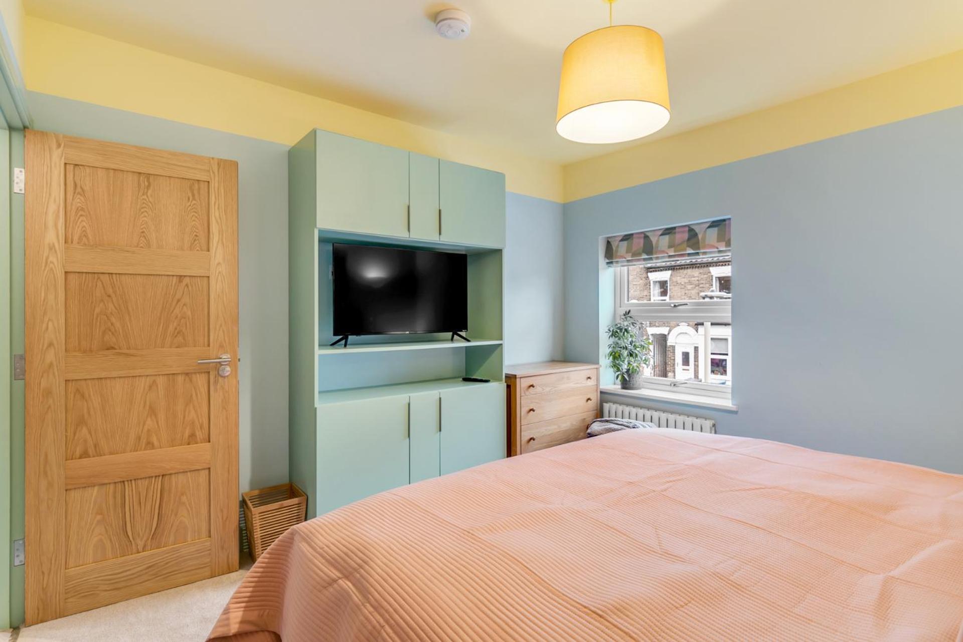 Eco Friendly Luxury Townhouse With Parking *