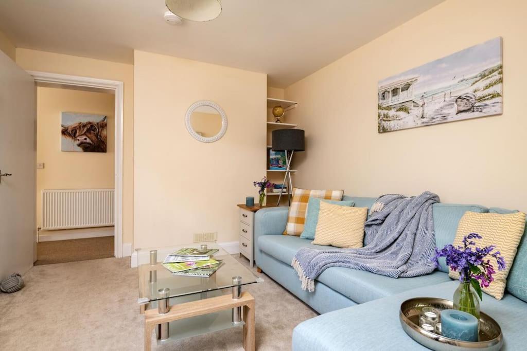 Middle Wing - Norfolk Agency *