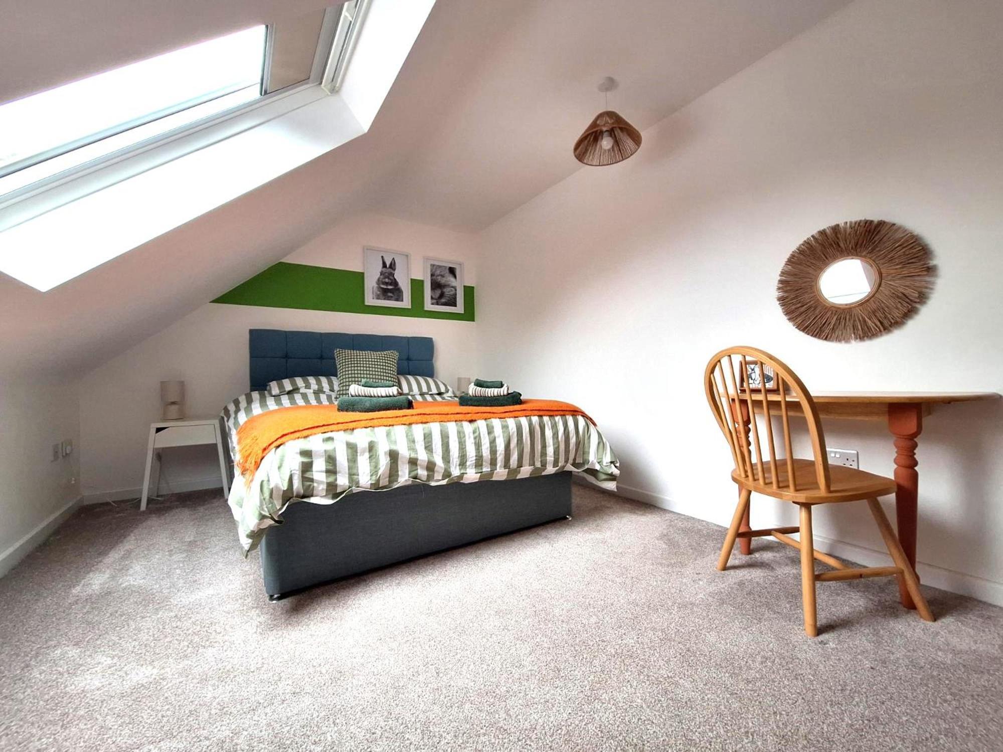 3 - Rabbit Warren, Bright Decor & Private Hot Tub Holiday home *
