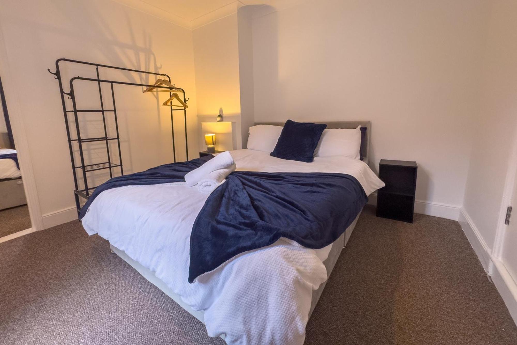 Amorly House - Sleeps 8 Free Permit Parking Big Spacious With Games * Norwich