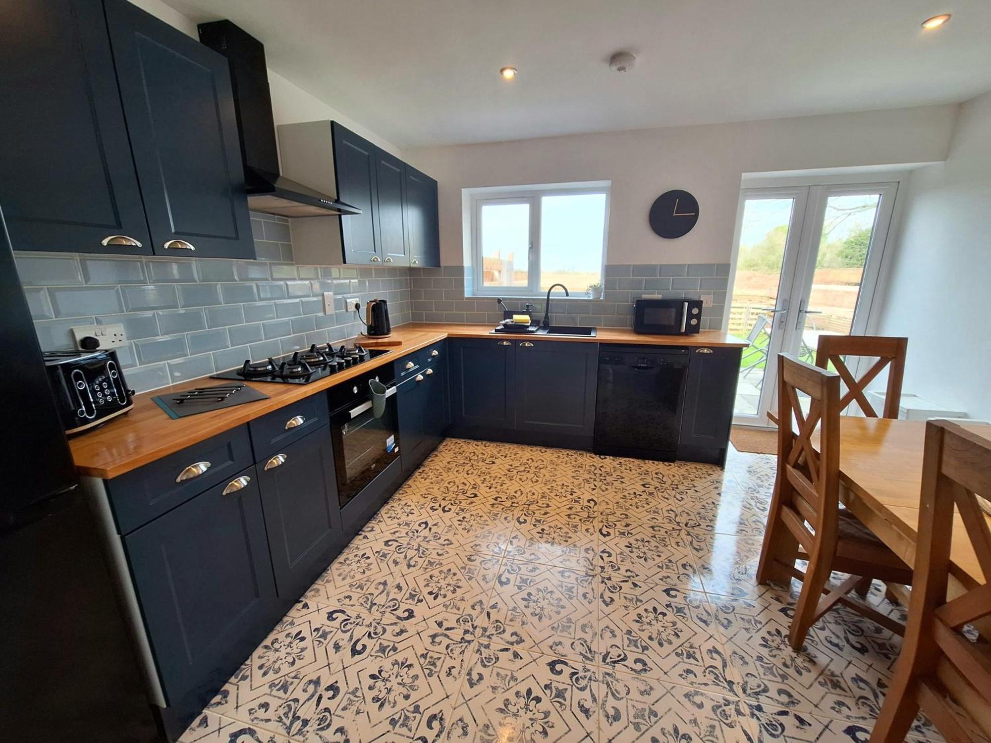 2 - Badger Sett, Modern With Hottub In Norfolk Holiday home *