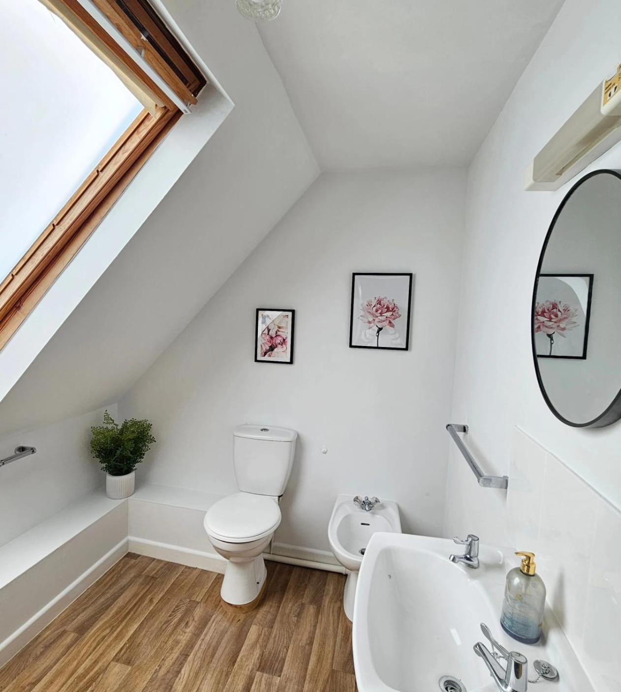 Seaside Cottage, 8min Walk To Beach. Dog Friendly. Casa de férias NWI