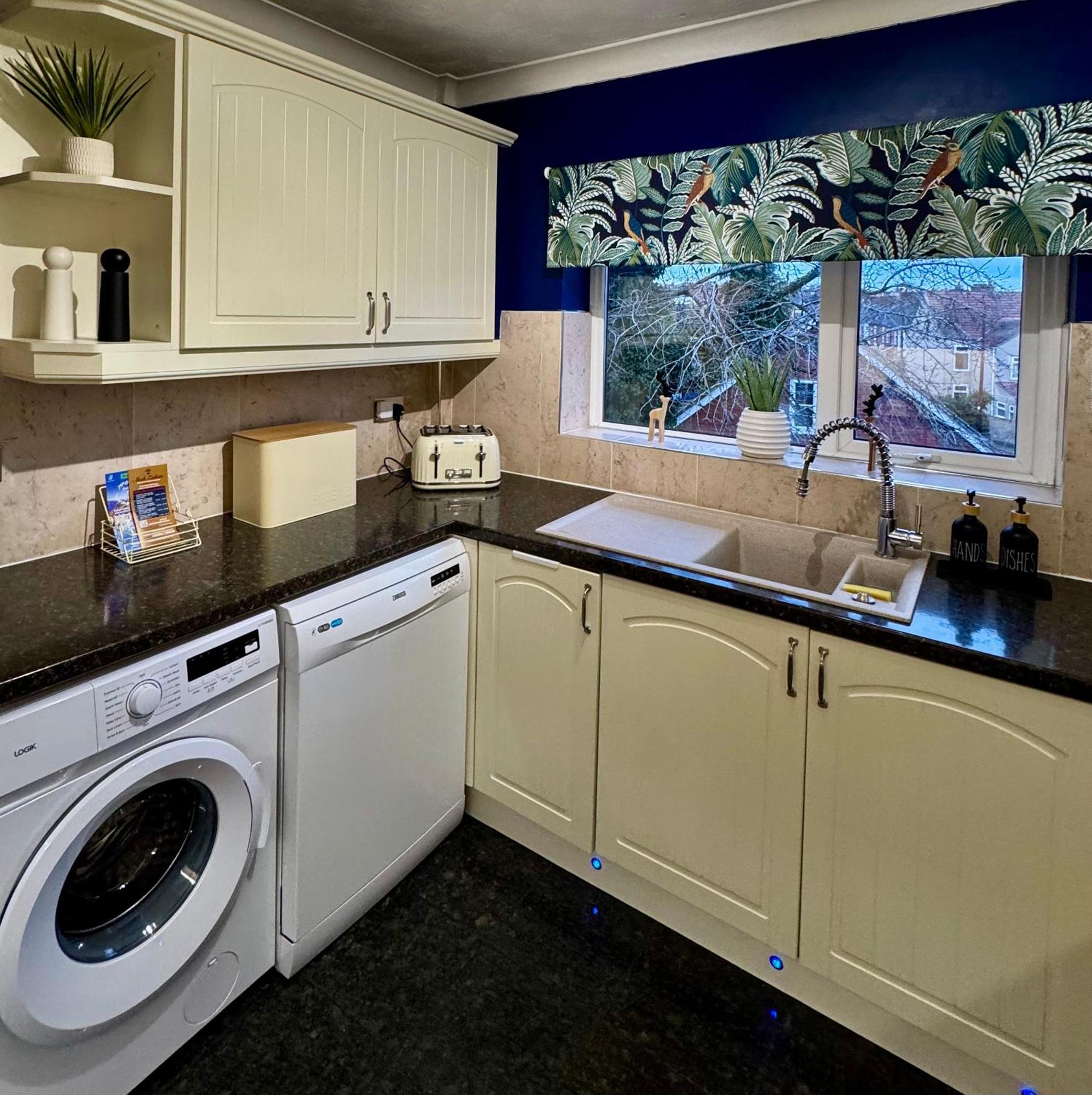 Cherry Blossom - 3 Bed, Parking, Garden Apartamento