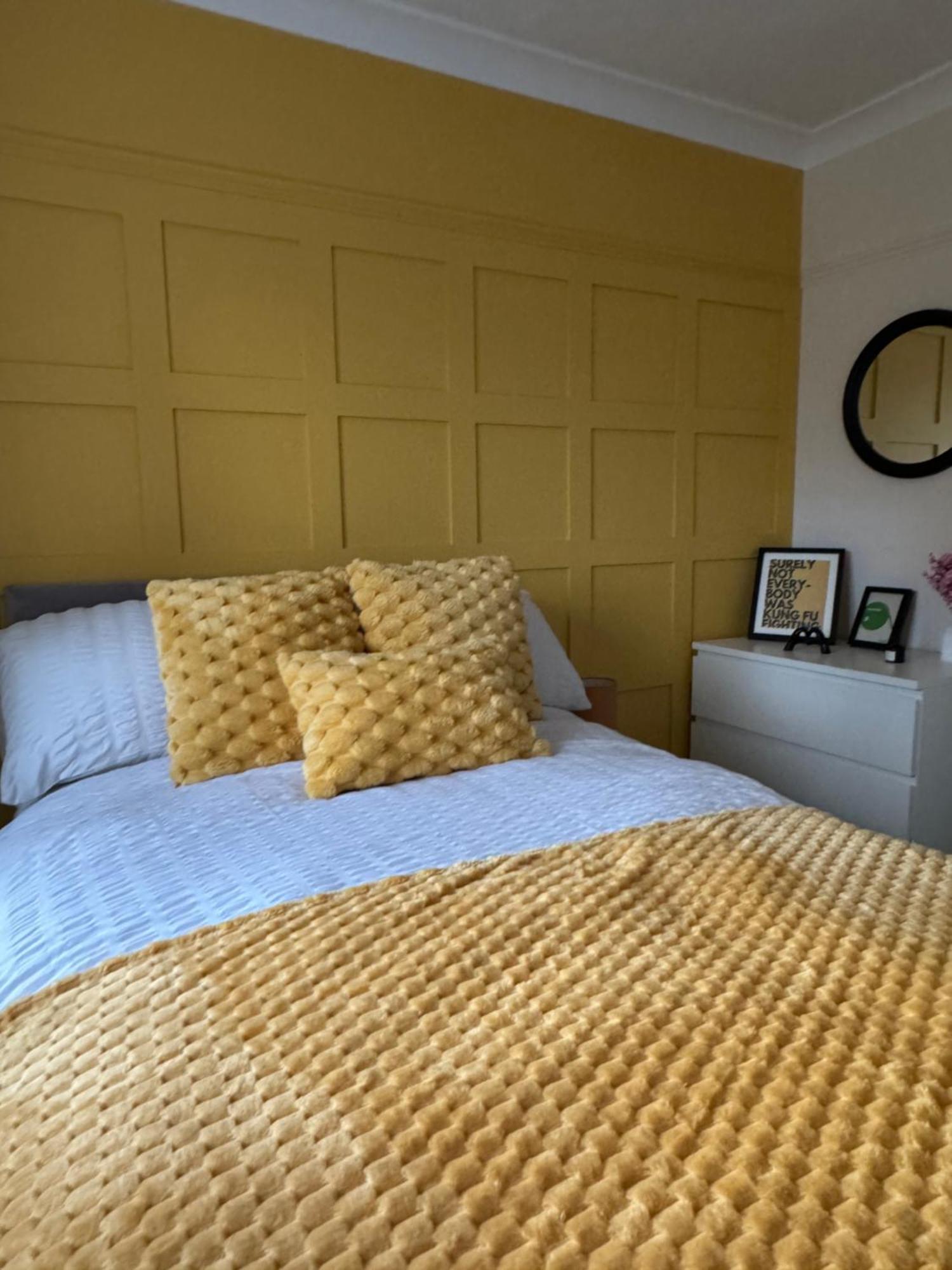 Cherry Blossom - 3 Bed, Parking, Garden