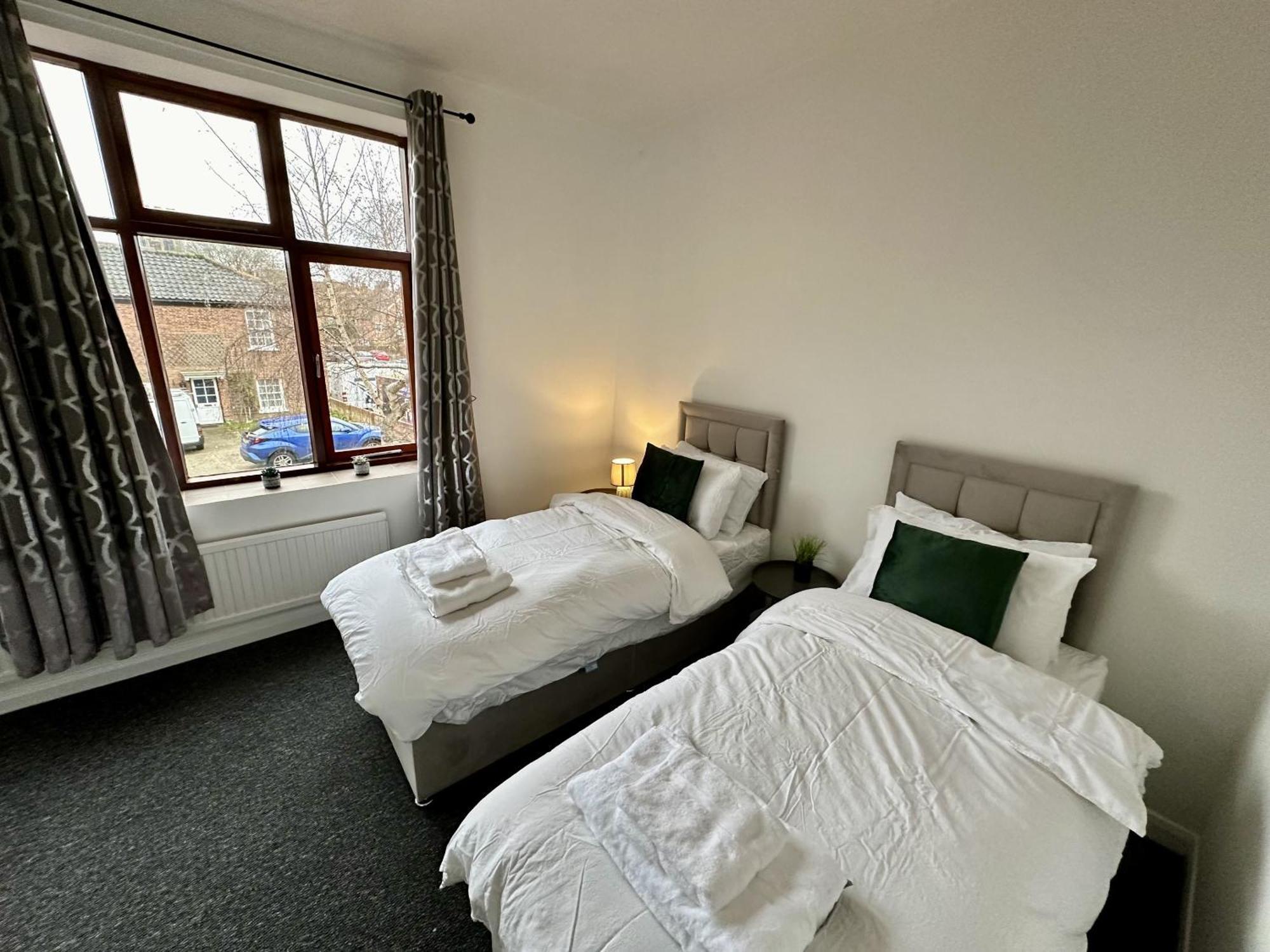 Casa de férias Archway House - Townhouse Sleeps 7 Free Private Driveway Parking For Up To 2 Cars Norwich
