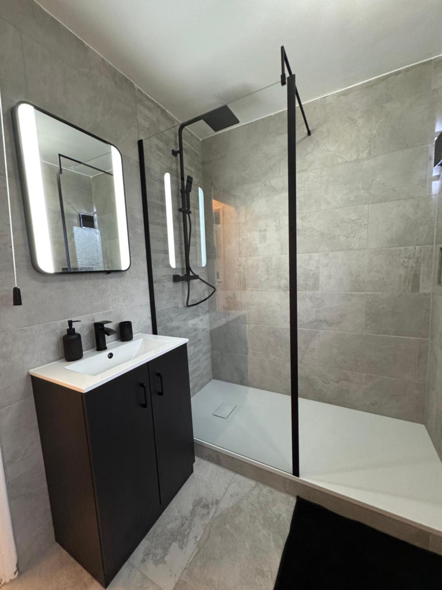 Cherry Blossom - 3 Bed, Parking, Garden Apartamento