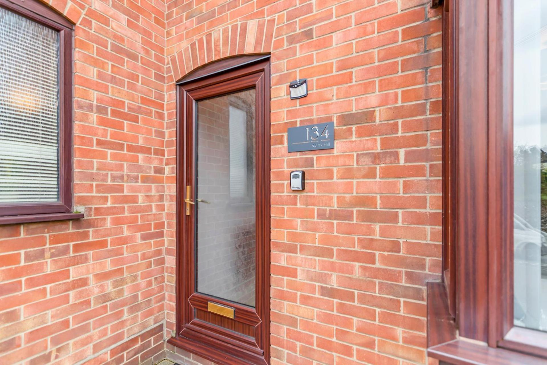 3 Bedroom Kett's Hill Full Kitchen Parking Wifi