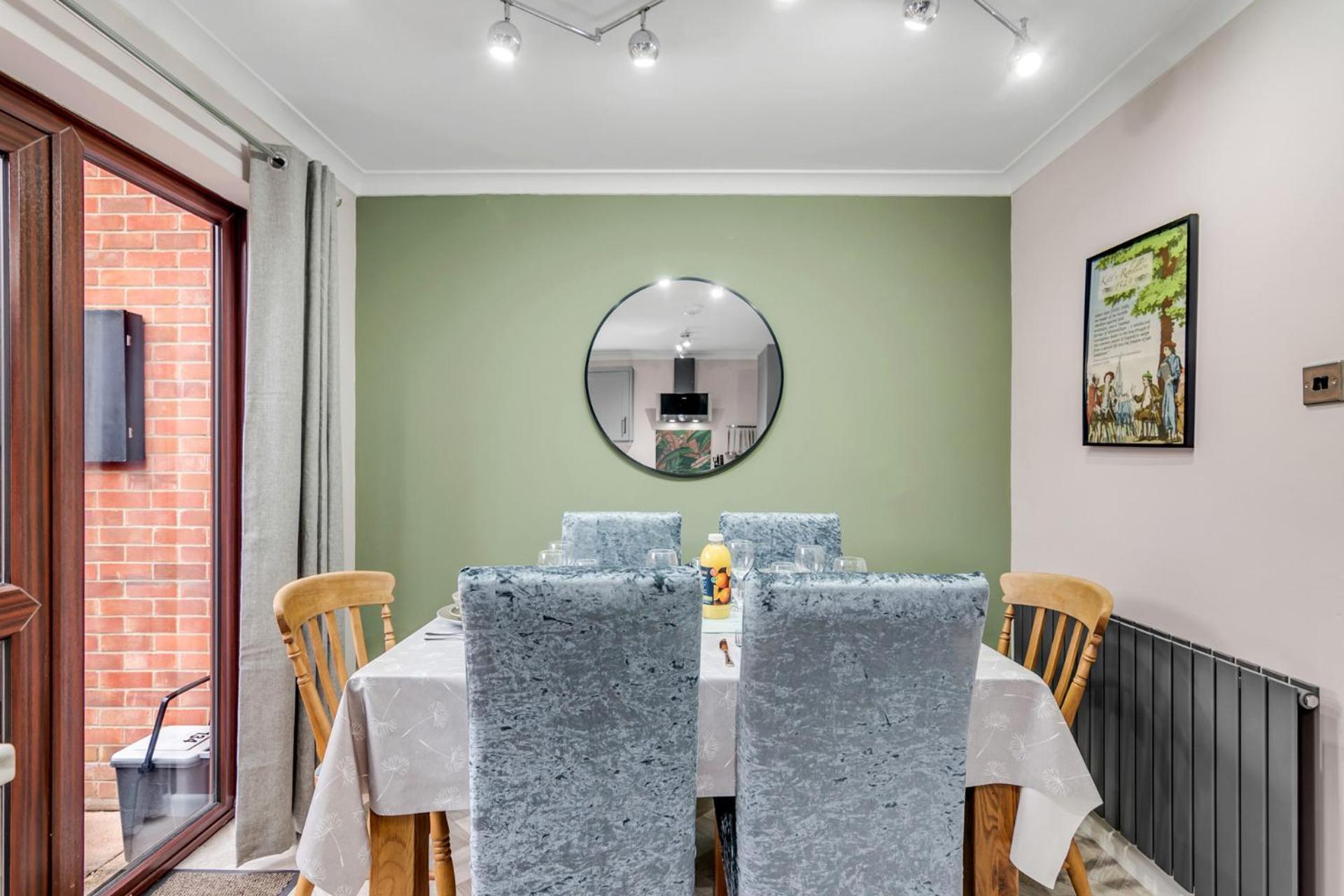 3 Bedroom Kett's Hill Full Kitchen Parking Wifi Norwich