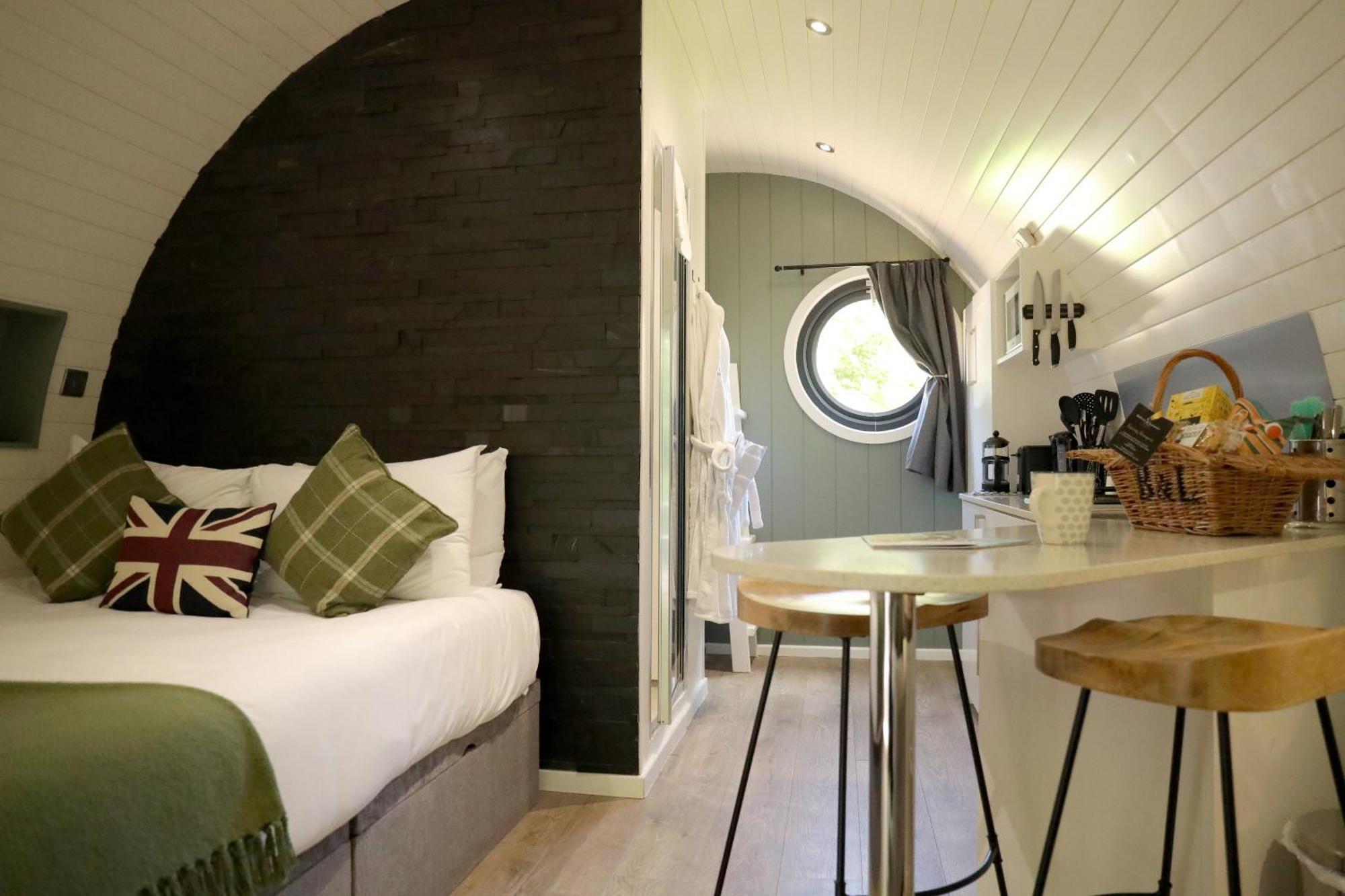 Deer's Glade Caravan & Park *