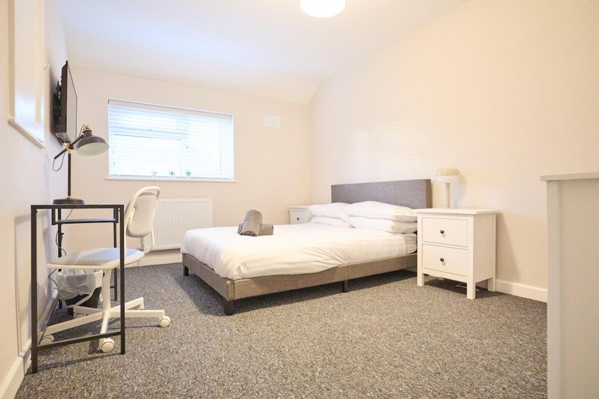 Holiday home Rare 6 Bedroom, Ideal For Large Group Or Family