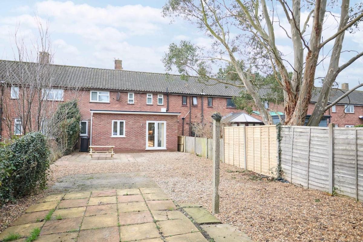 Rare 6 Bedroom, Ideal For Large Group Or Family *