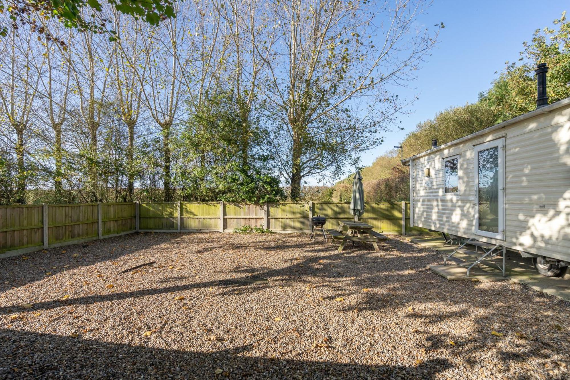 The Pollywiggle, Waxham, Nr Sea Palling Dog Friendly, Private Walk To The Holiday home *