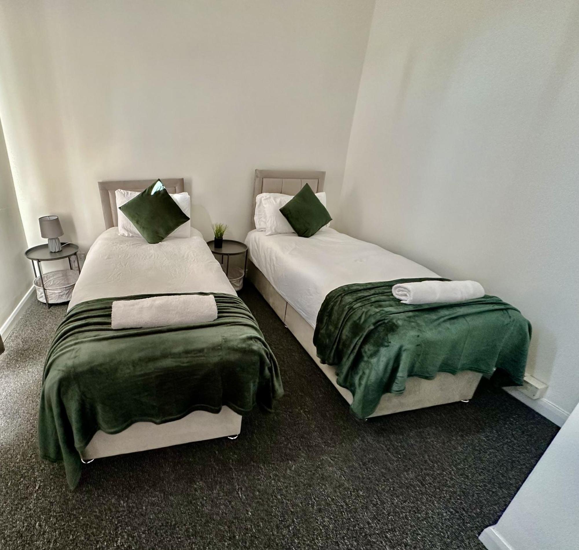 Casa de férias Archway House - Townhouse Sleeps 7 Free Private Driveway Parking For Up To 2 Cars *