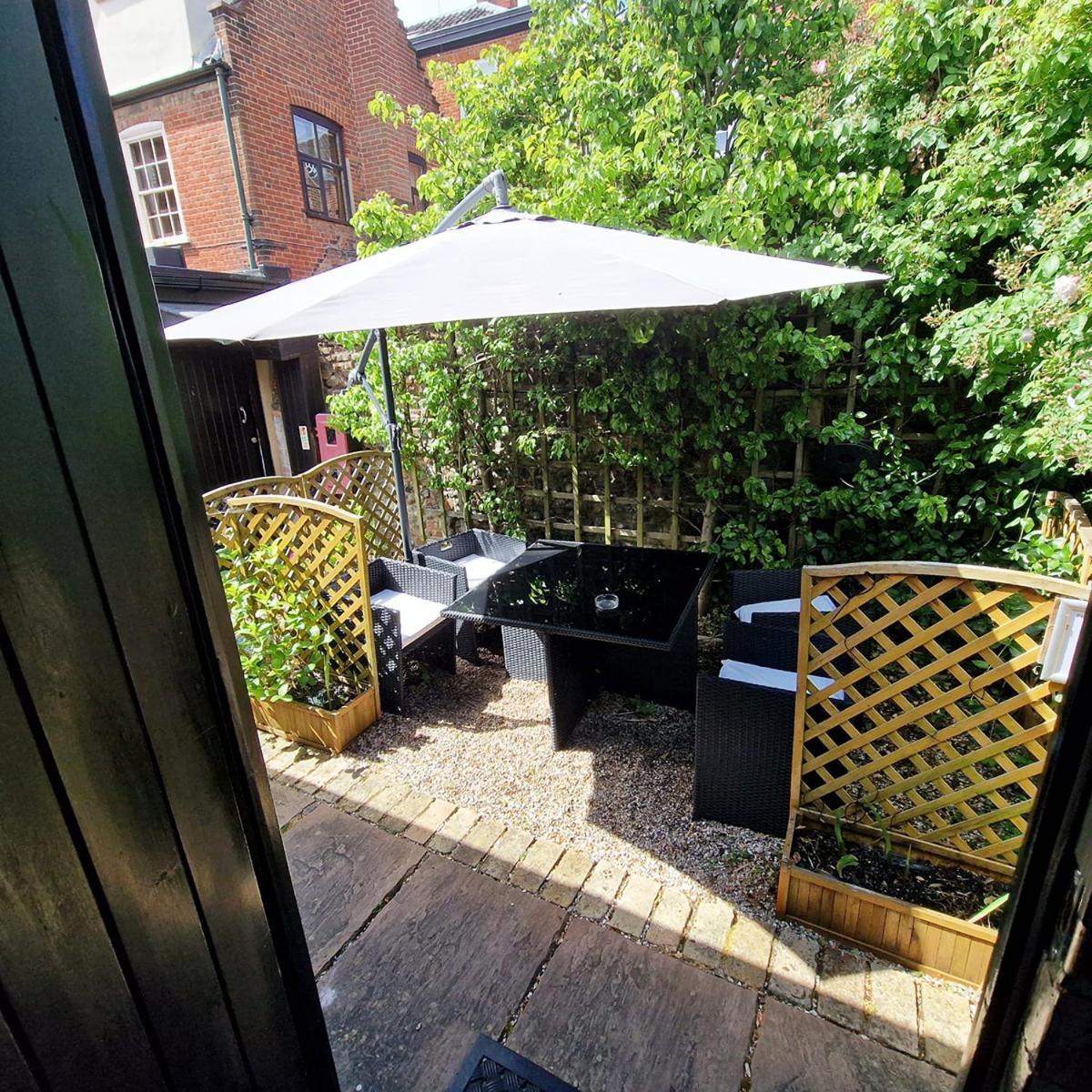 Ground-floor 2-br 2-shower Room, Patio & Parking *