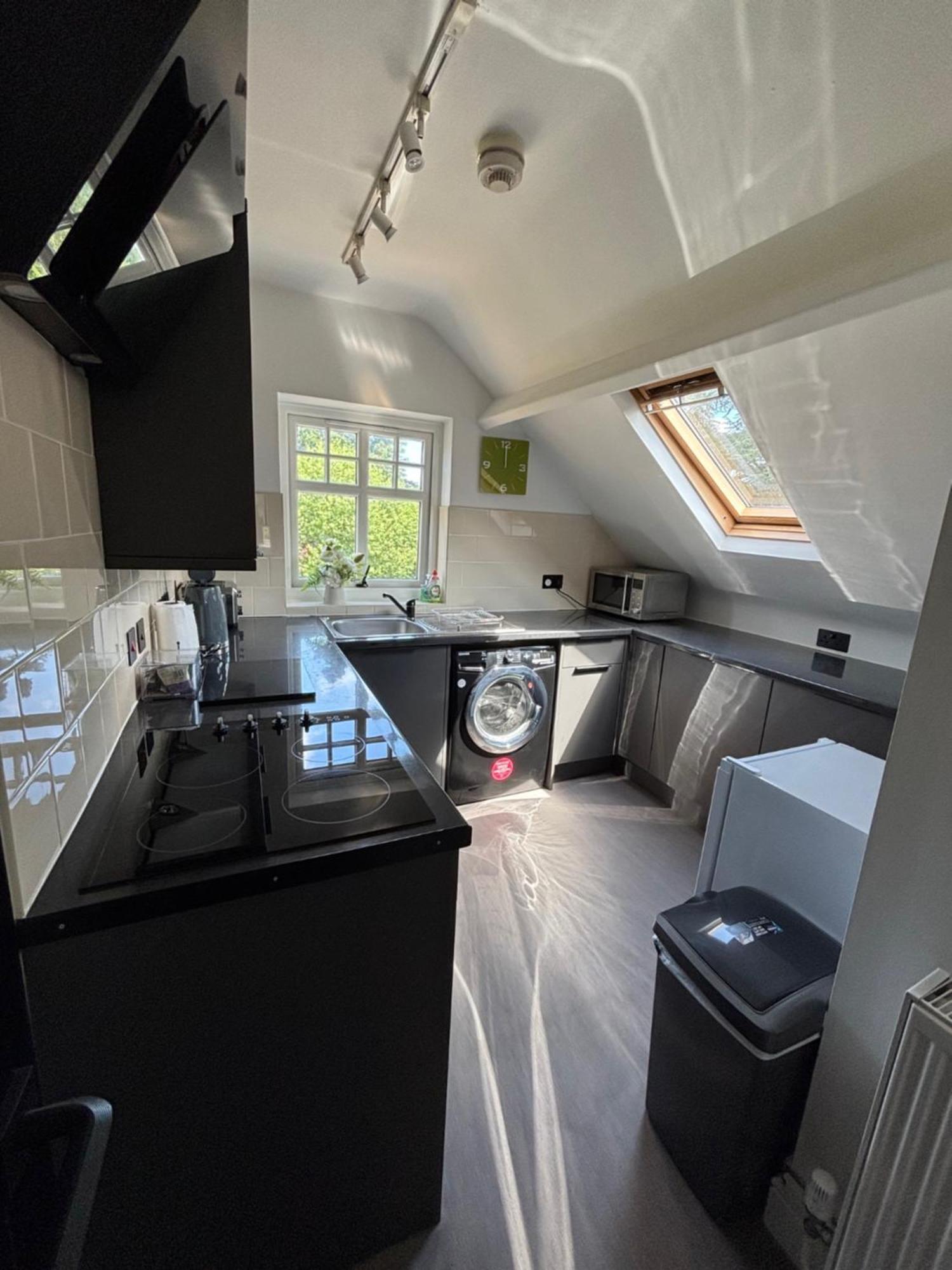 Pristine 2 Bedroom With Off Street Parking Apartment *
