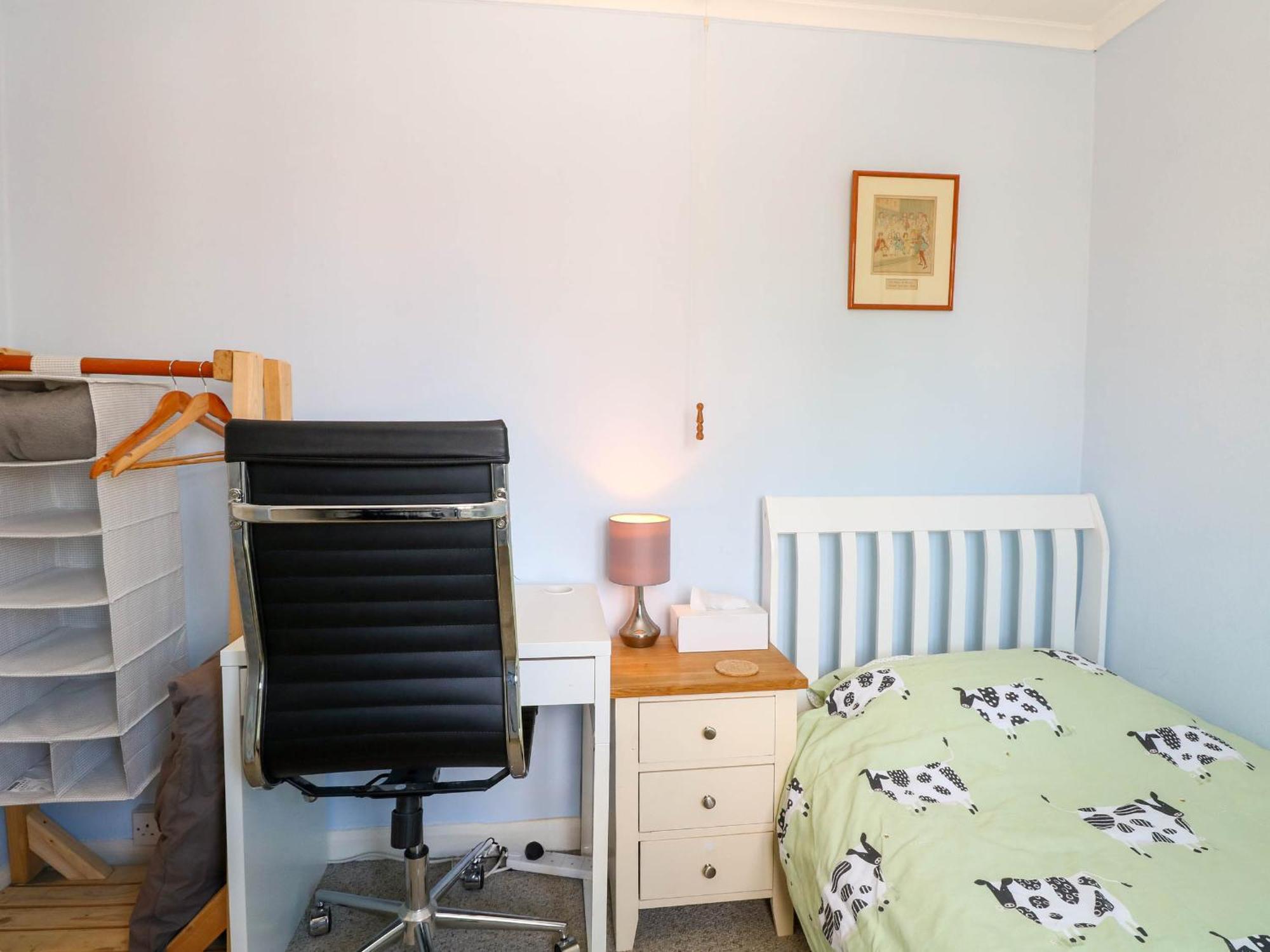 3 Birkbeck Way