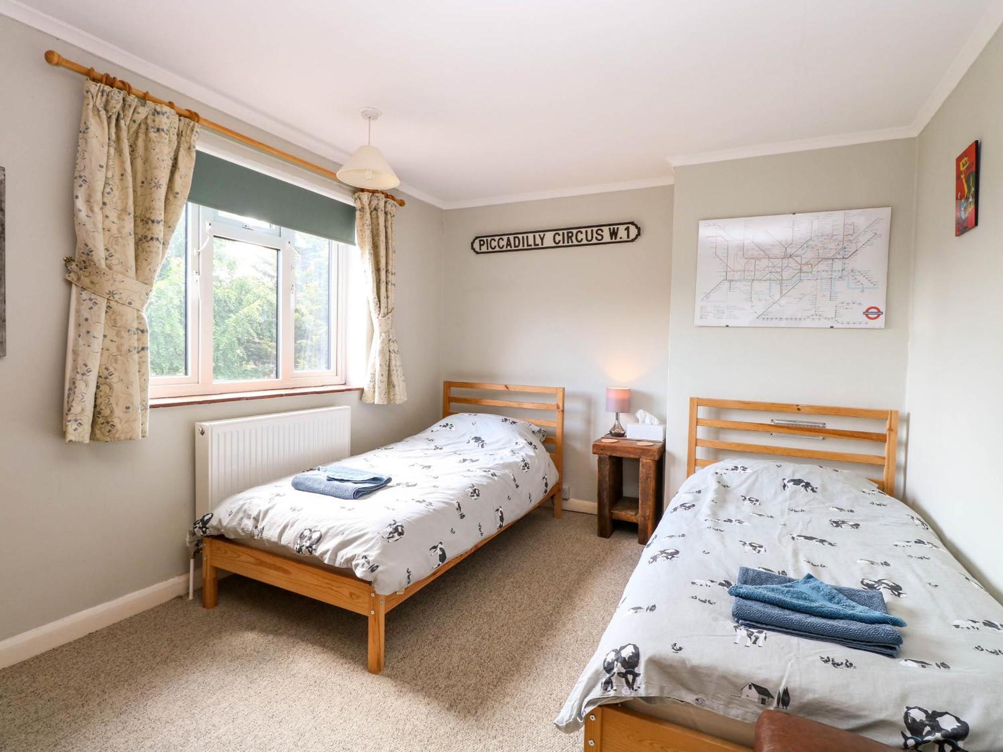 3 Birkbeck Way