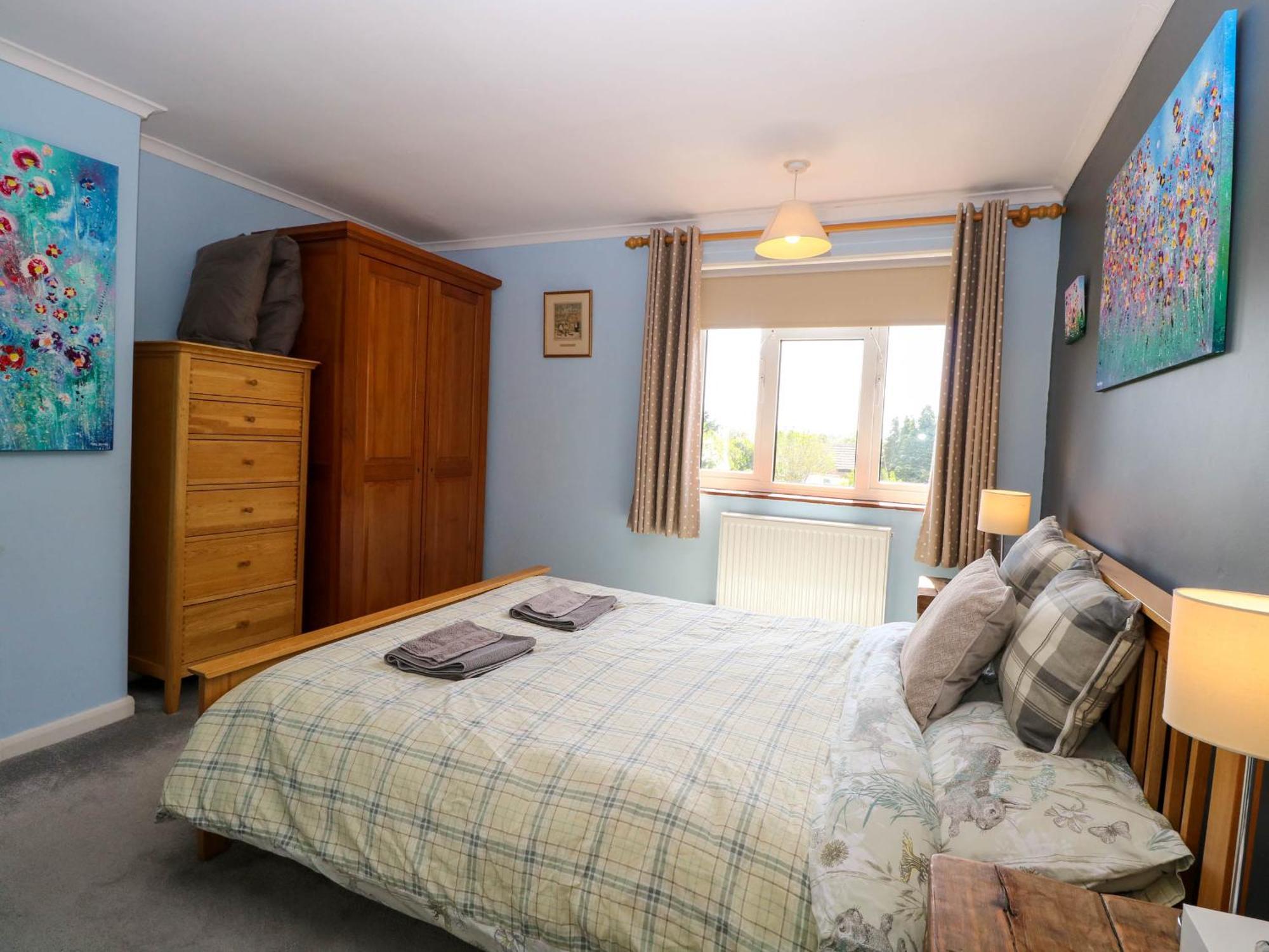 3 Birkbeck Way *