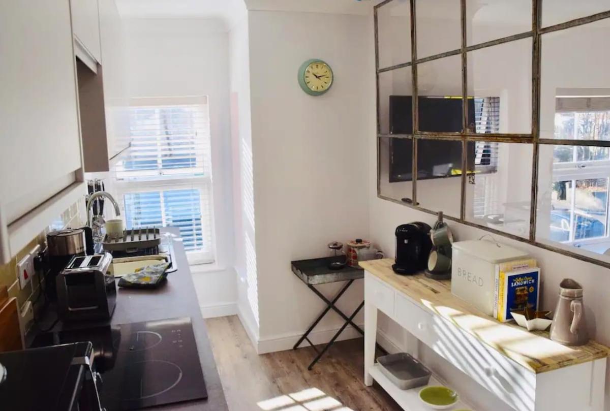 2 Bedroom Golden Triangle With Parking