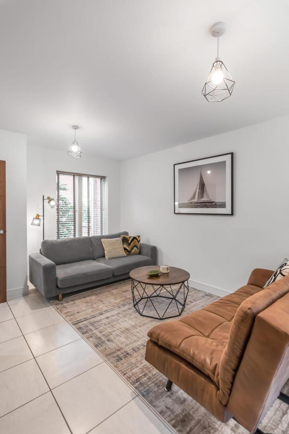 2 Bedroom House Ne *