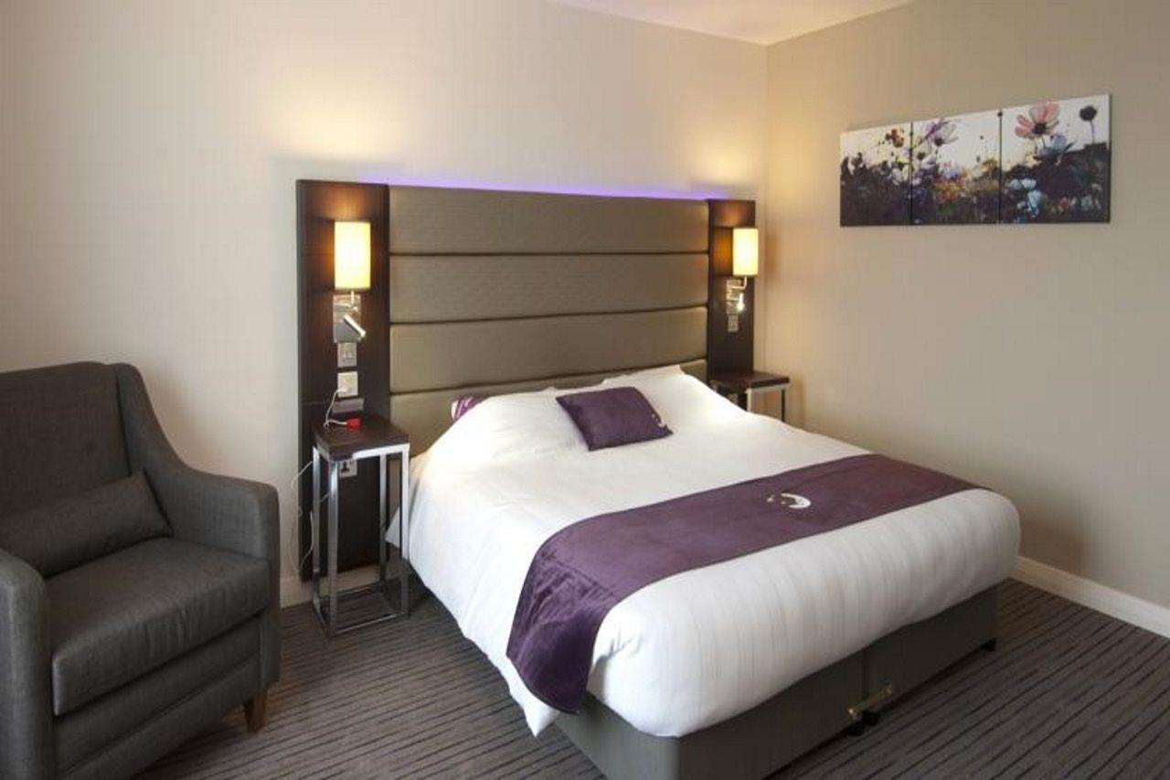 Hotel Premier Airport 3*