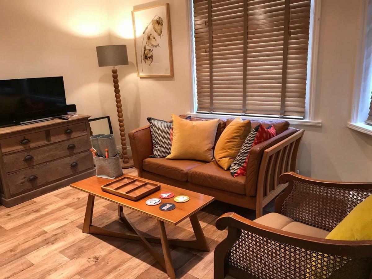 Apartment Flat 4, York Terrace *