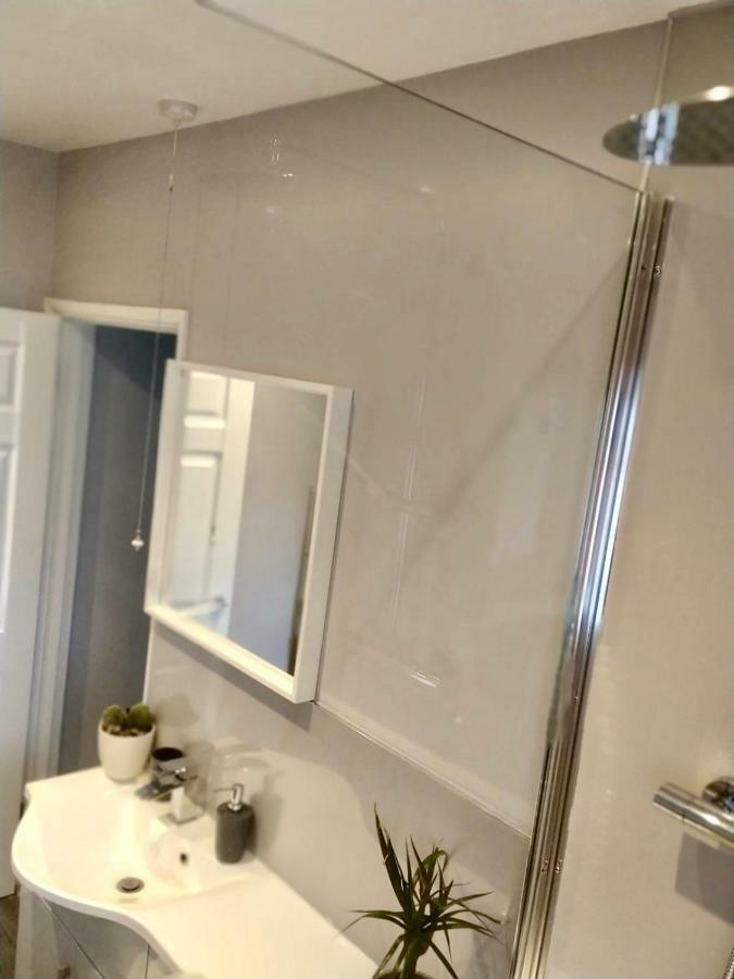 No 20 Central Flat Apartment