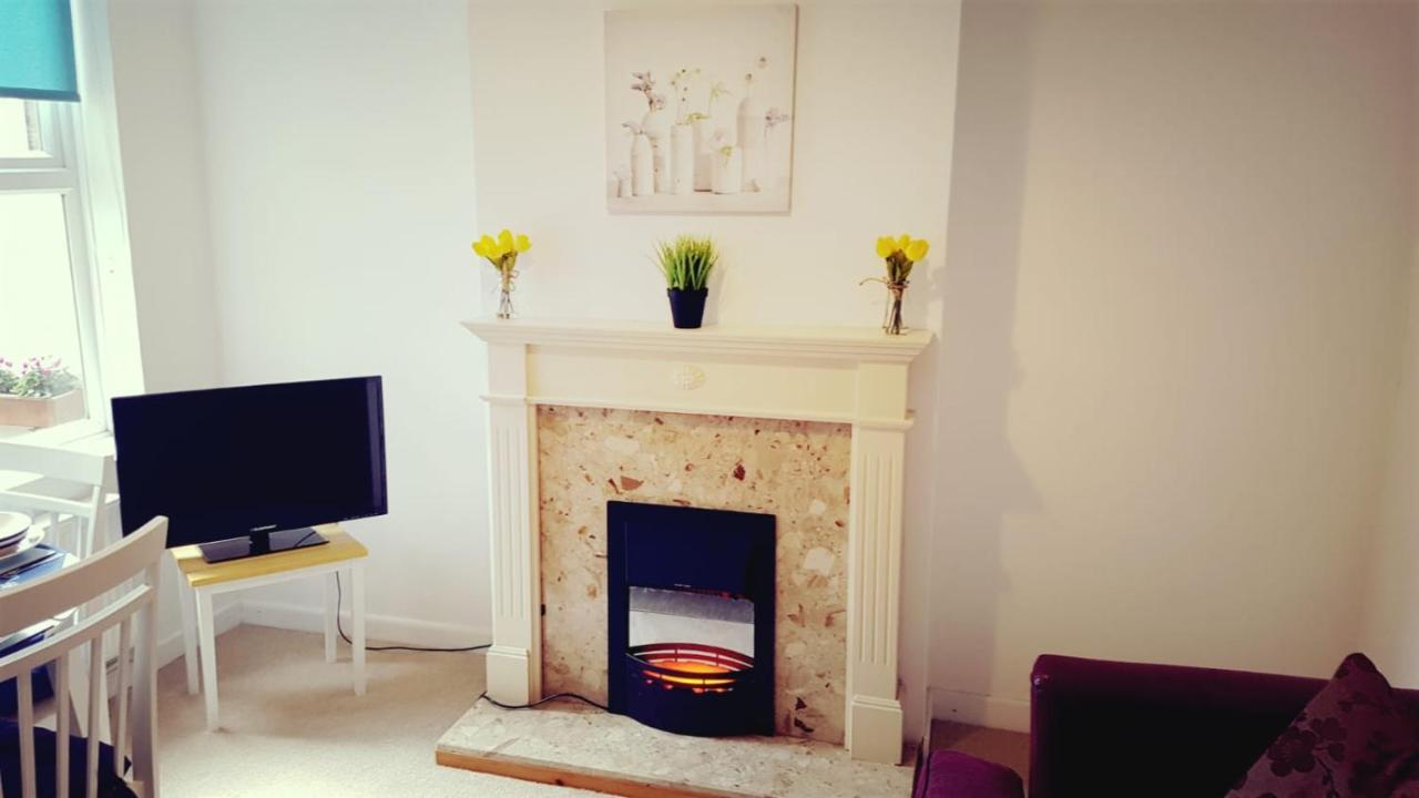 Beautiful Cosy On Quiet Street Close To Centre *